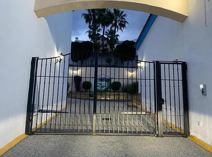 Hotel Maison Bernard *